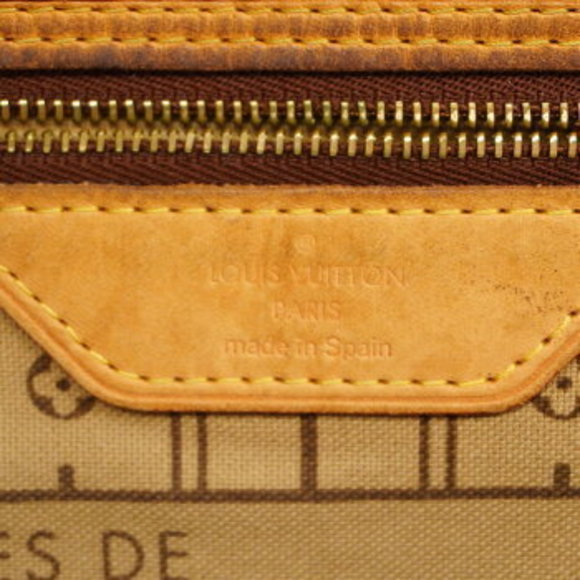 Louis Vuitton Monogram Neverfull MM Tote Bag - Picture 5 of 13